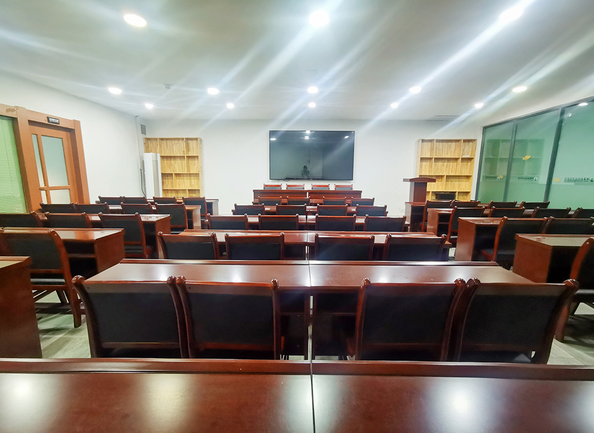 学院多媒体教室